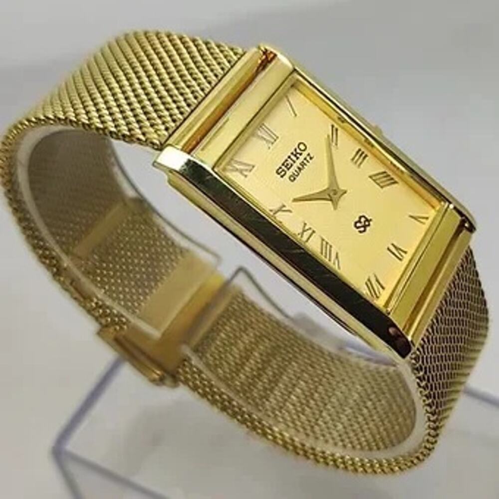 Vintage Style Seiko Quartz Mens Gold Watch & Gold accents W/ Metal Strap - Picture 3 of 5